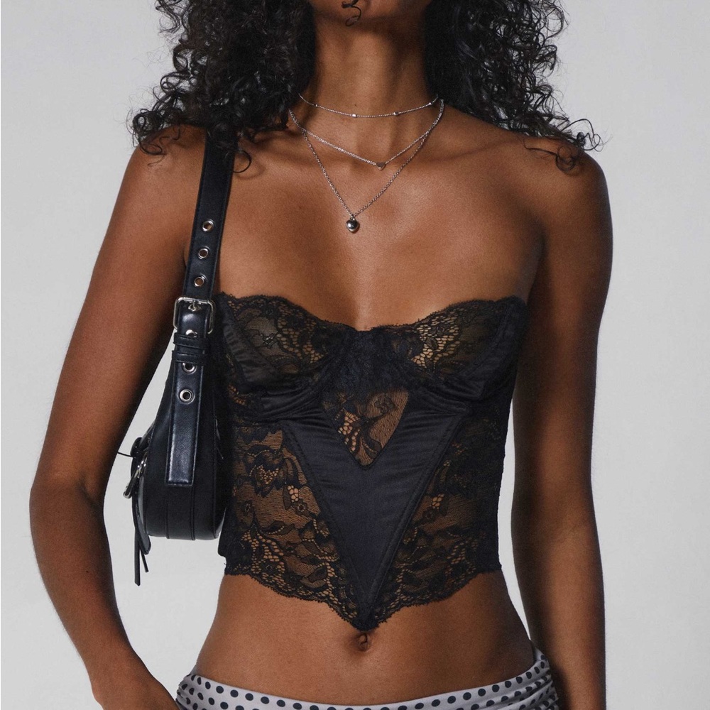 Elegant Black Lace Bustier